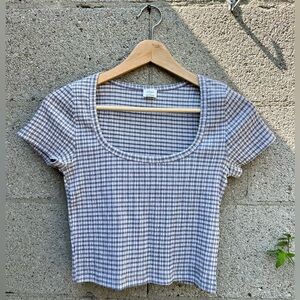 Aritzia Wilfred yacht top in vin gris